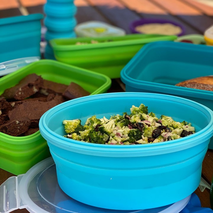 Family Meal Prep Duo – Salad in the bowl at a family lunch